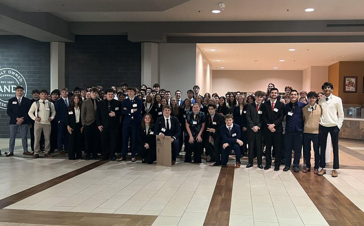FHC_DECA's tweet photo. We are so proud of everyone who competed at districts today! Congratulations to our 41 competitors that qualified for state. We will see you in Kansas City! 💎 https://t.co/kRdOx2muNE