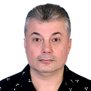 HomaFathi's tweet image. 🔴خبر موثقی به دستم رسیده که دکتر #یاشا_عمیدی جراح گوش و حلق و بینی در بندر انزلی امروز مورد تهاجم چهار نقابدار در کلینیک خودشون قرار گرفتن، چهار گلوله خوردن، و الان در آی سی یو بین مرگ و زندگی دست و پا میزنن. علت؟ کمک به مجروحان. صداشون باشیم.