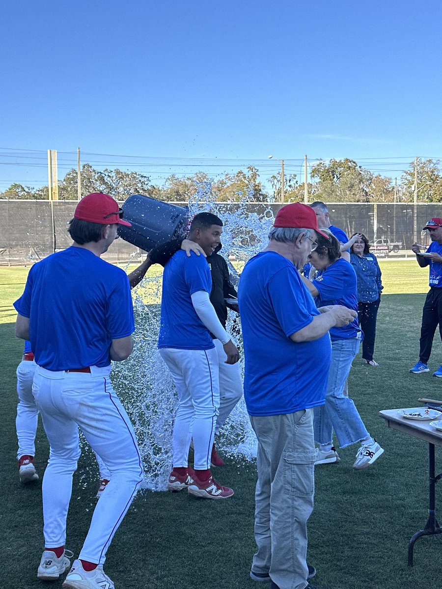 David Houtz tweet media