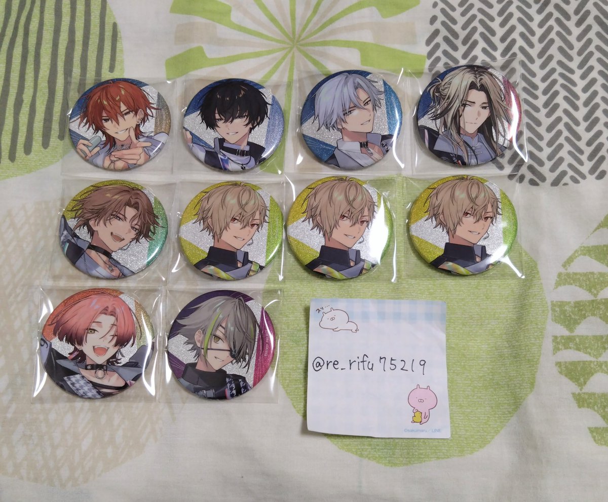 交換】18TRIP エイトリ おもライ カセットキーホルダー 缶バッジ