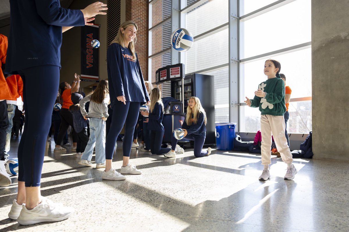 Virginia Volleyball tweet media