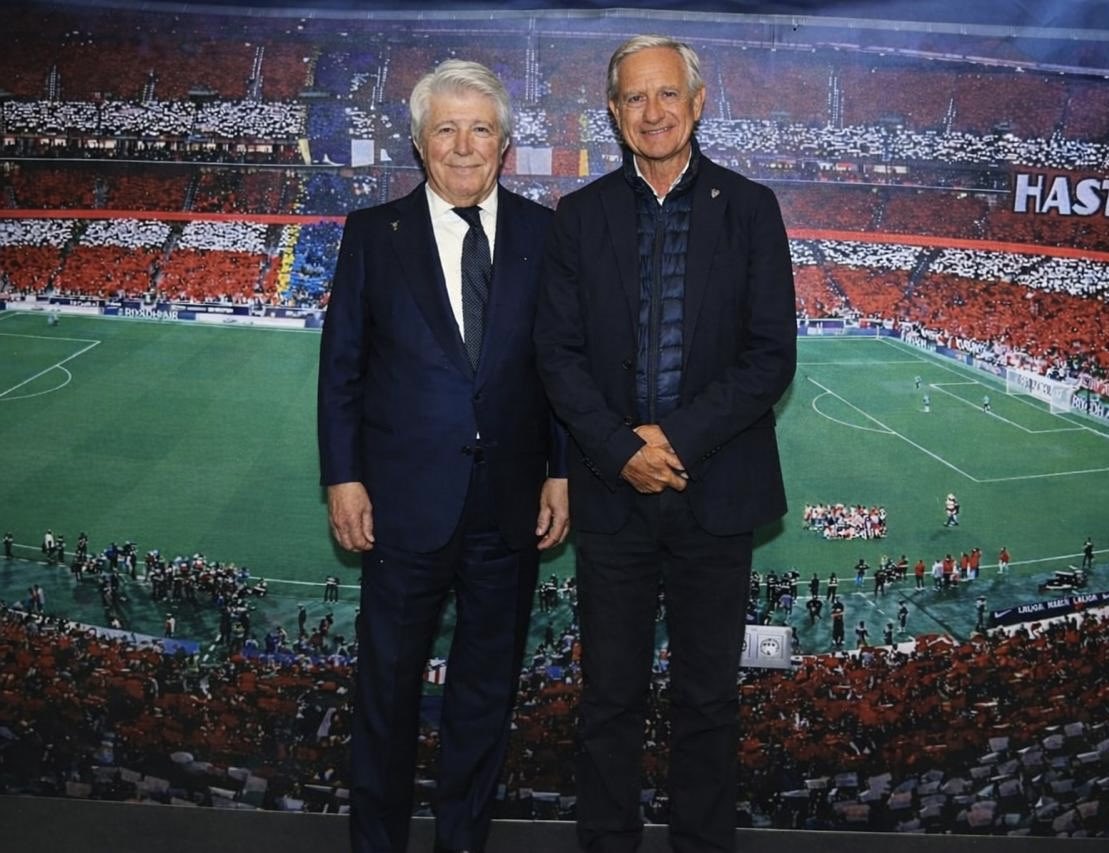 En mi reciente visita a Madrid, tuve un nuevo encuentro con el querido Enrique Cerezo, presidente del Atlético. Siempre es un placer poder conversar sobre gestión, actualidad y futuro del fútbol. 

Me parece fundamental escuchar distintas visiones y estrategias de líderes del
