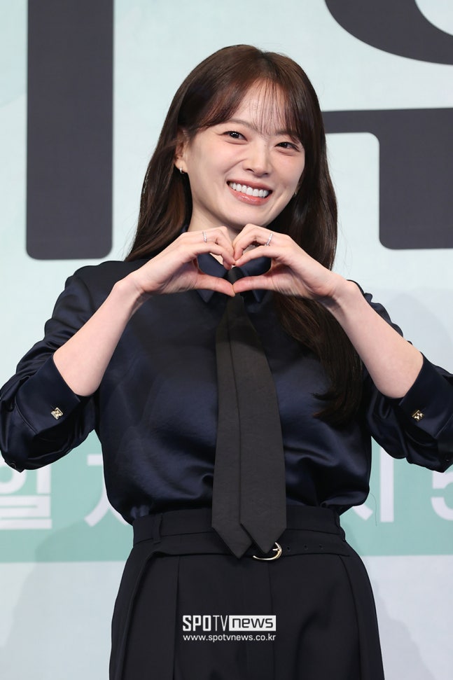 [独占]チョン・ウヒ、'ベテラン3'に参加···イ·ジュノに続き、シリーズの新顔が決定

[단독]천우희, '베테랑3' 합류…#이준호 이어 시리즈 새 얼굴 낙점 (출처 : 네이버 연예) naver.me/Fri3SmNm