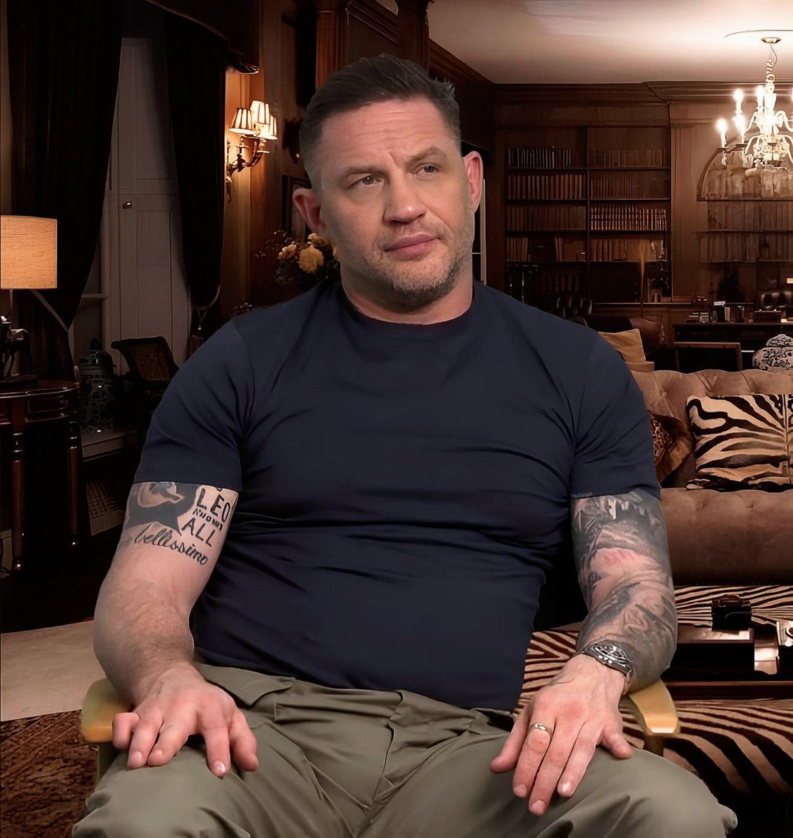 TomHardyHQ's tweet image. they look #heavy