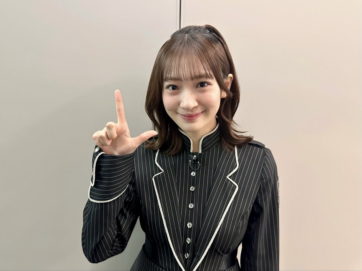 sakurazaka46's tweet photo. このあと8:00～放送
TBS「ラヴィット！」に

#小島凪紗 が
生出演いたします🐰✨

ぜひご覧ください🌸

#ラヴィット
#櫻坂46 
https://t.co/bXBG5GX5Yf https://t.co/xNyfbQTEV3