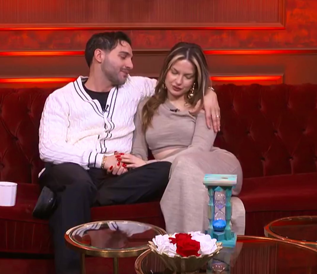 her kırmızı odada yakısma seviyeleri artıyor.. #yasmel