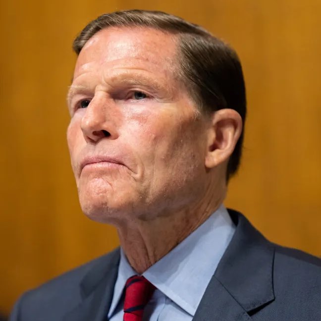 BrilynHollyhand's tweet image. At 32, Richard Blumenthal started dating a 16 year old girl, got 5 deferments to avoid Vietnam, &amp;amp; claimed he was a combat veteran.

He has a net worth of over $100M on a $174,000 salary. 

President Trump just called him out for being a fraud.

Fraud is what Blumenthal does best.