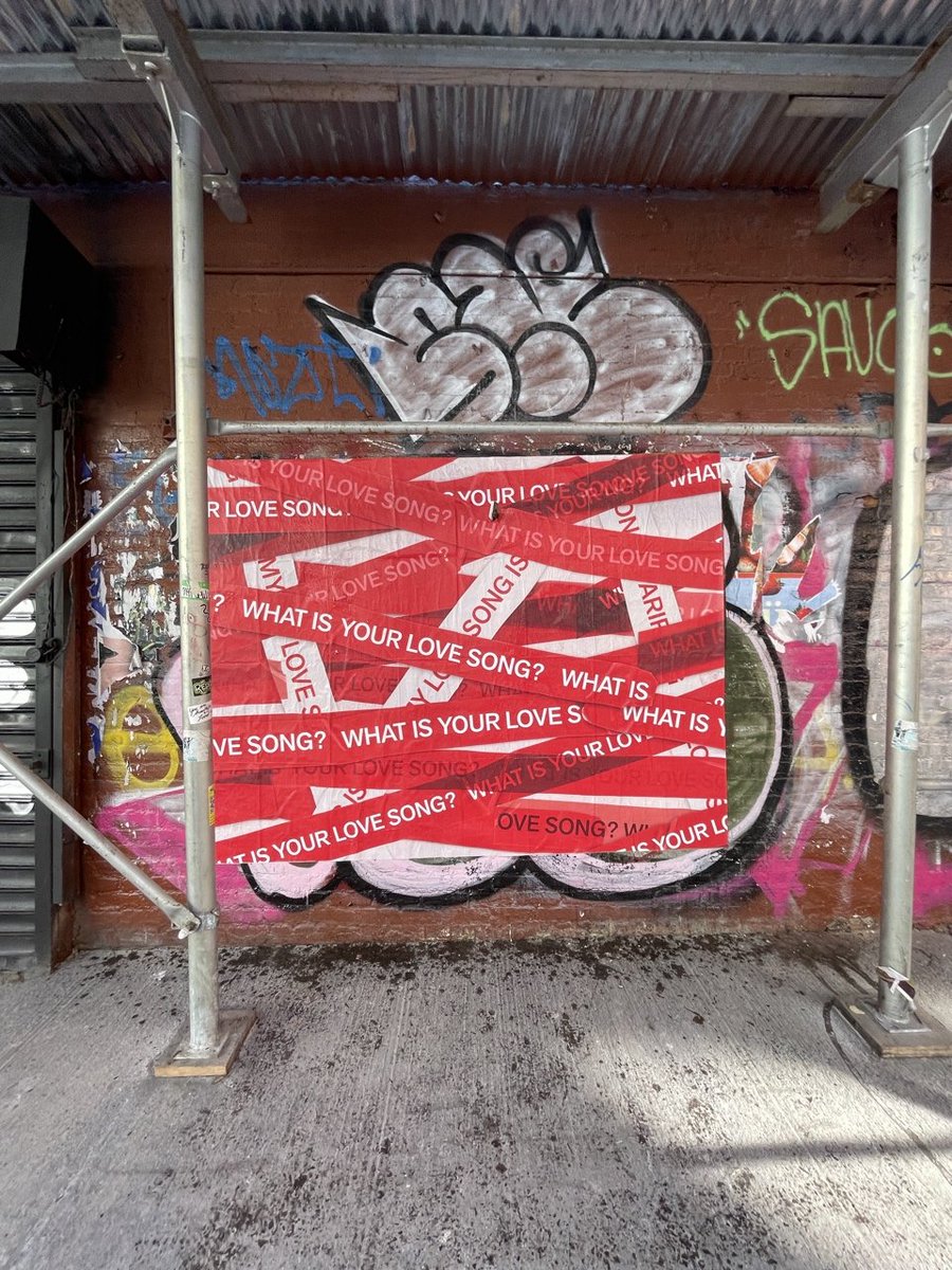 謎のゲリラ広告はRadiohead,Nine Inch Nails,Wu-Tang Clanなどを経て今