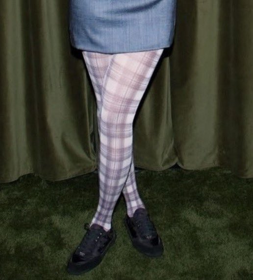 jracu1a's tweet image. pinkpantheress leg theory returns…