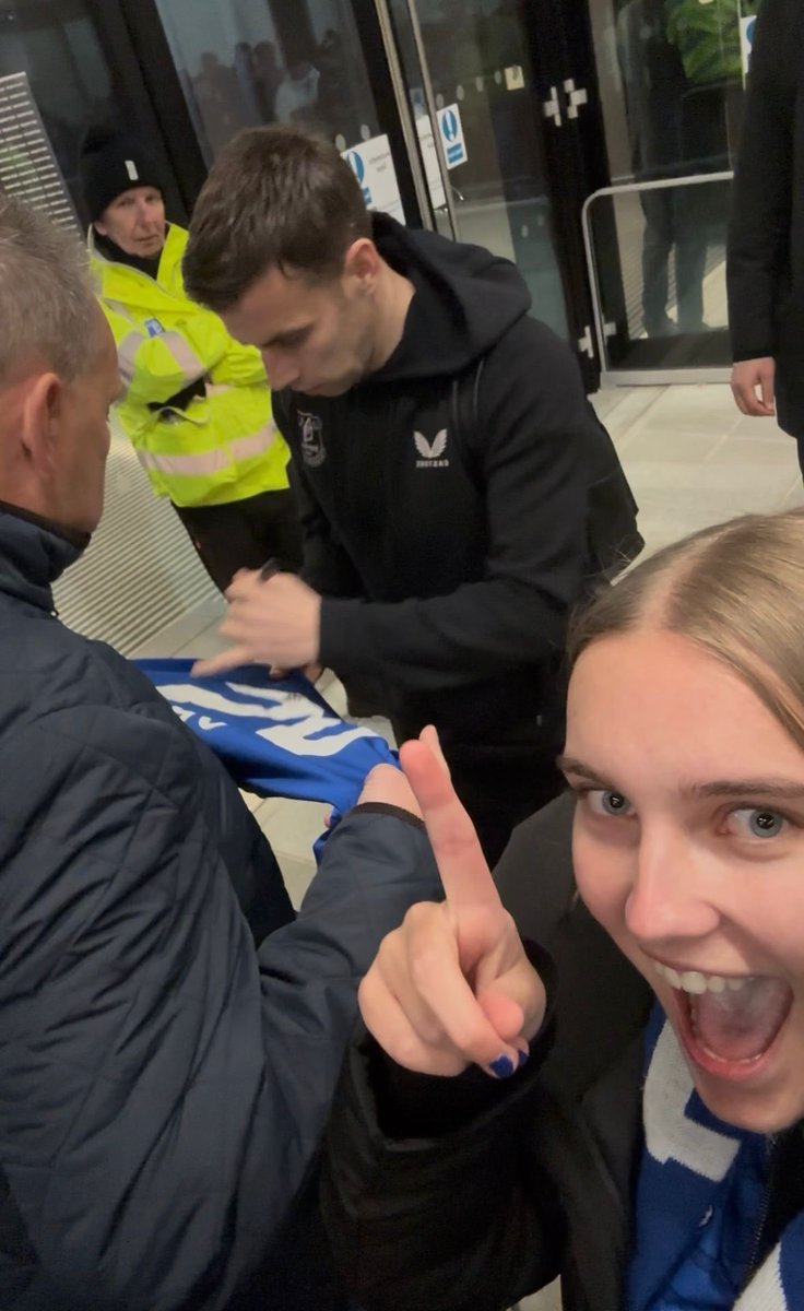 J Hostettler-Davies tweet media