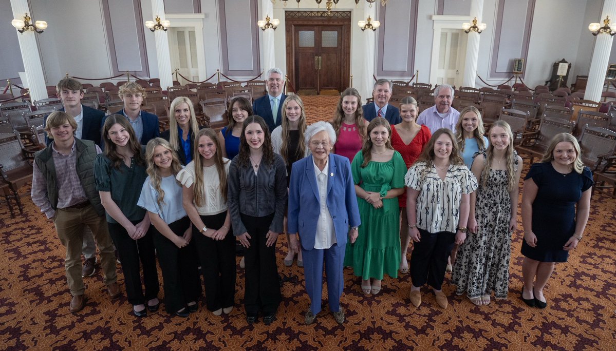 Had a good start to my morning at the Alabama State Capitol today. I enjoyed welcoming the Geneva County Young Leaders and catching up with Dominique Wilkins to discuss the meaningful work KultureCity is doing for those with sensory needs. #alpolitics