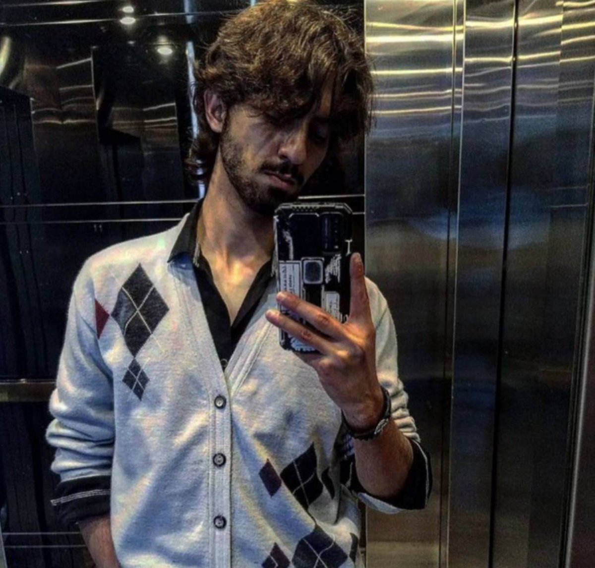 ItGirlisGun's tweet photo. ❗❗ URGENT: #AmirsamRahimian  a 23yo protester was arrested and subjected to severe beatings and there's no information about his condition ‼️
A case has been opened against him, but no judge has been assigned‼️
‼️BE HIS VOICE‼️
#امیرسام_رحیمیان 
#IranMassacre https://t.co/3HK7twp2Bz
