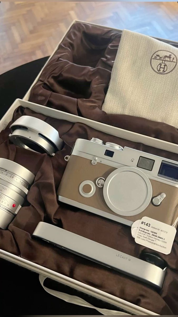 february has easily become my favorite month because i get to celebrate two things i absolutely adore: love and you. ❤️✨ happy 1 year and 1 month to us, my love!