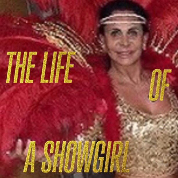 meus olhos brilham quando aparece um tweet gongando o showgirl