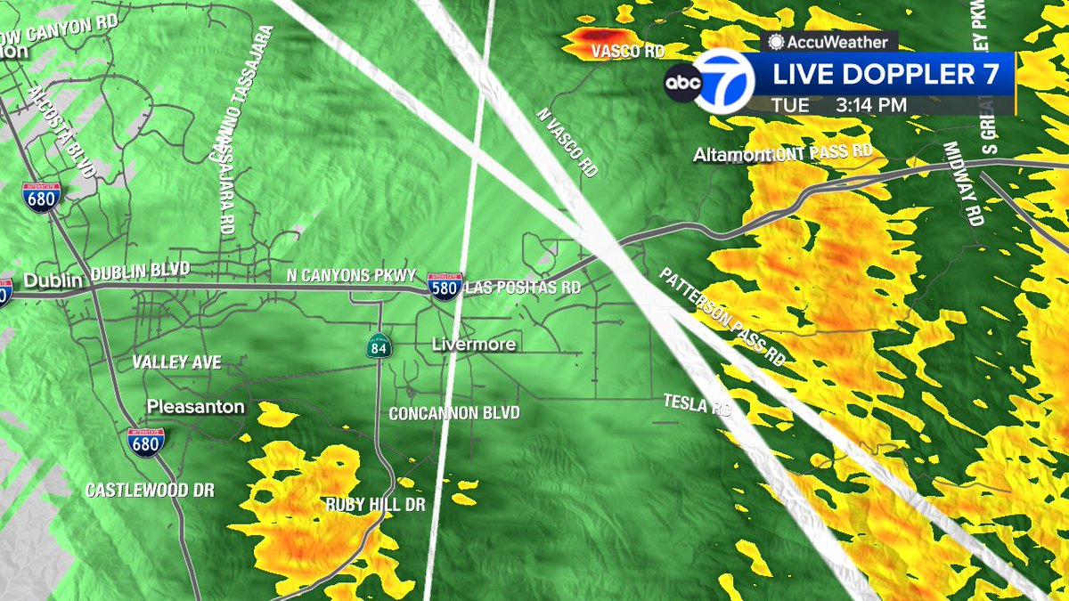 SandhyaABC7's tweet image. Hello rain!  Nice to see you again!  Expect brief downpours at times &amp;amp; a chance of thunder today-tomorrow.  PM commute could be slow-going today.  Drive safely!  #ABC7now #SanJose #BayArea #CAwx