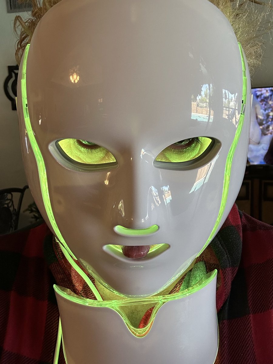 bthyle's tweet image. Beauty LED Mask: precautionary instructions. Place the mask 2 to 3 ft in front of you on a table/desk.  Notice I became red from wearing the mask over my face. So keep it  2 ft away. It will also disinfect any room you use it. Good bye measles. Same with IPL Laser Hair Removal.