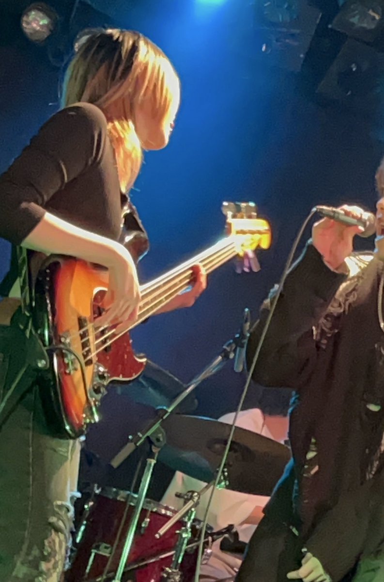 ユーリ tweet media