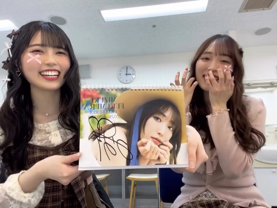 エムハロふくしおの余韻にずっと浸っていられる🥰しおりんとふくちゃんのこの笑顔の為に生きているよね〜☺️しおりん♡とサイン書いた場所が隠れてしまう事に気付くふくちゃん可愛すぎる🩷
#譜久村聖
#西田汐里