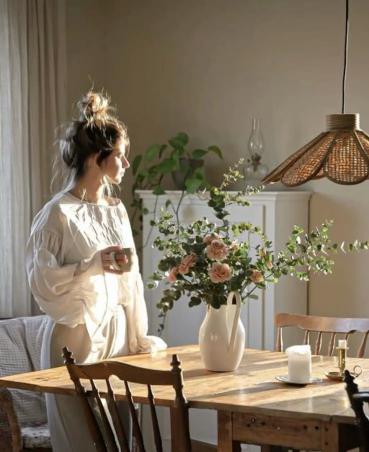 #95

며칠 전이었어요. 주방에서 저녁 식사 준비를 하고 있는데 아이가 나와서 말을 하는거에요..

“엄마, 내가 친구랑 얘기하면서 계획한게 있는데 엄마의 의견이 필요해. 듣고 괜찮은지 얘기해줘.”

“아 그래? 어, 말해봐.”

제가 반찬들을 그릇에 옮겨 담으며 식사 준비를 하는 동안 아이는 주방