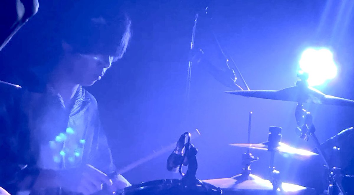 music_moeaso's tweet photo. 2026.2.10 新宿SAMURAI
「切磋琢磨」
Little Bluff
やっとお目当てで見に行けた。
やっぱお目当ては特別かなって思う。
辛い時涙を流して良いと寄り添ってくれて救ってくれた音楽
『いつもありがとう』なんて、こちらこそもっとLittle Bluffの事を知りたいと思う日だった！
#リトルブラフ
#LittleBluff https://t.co/TNXfdWBEi1