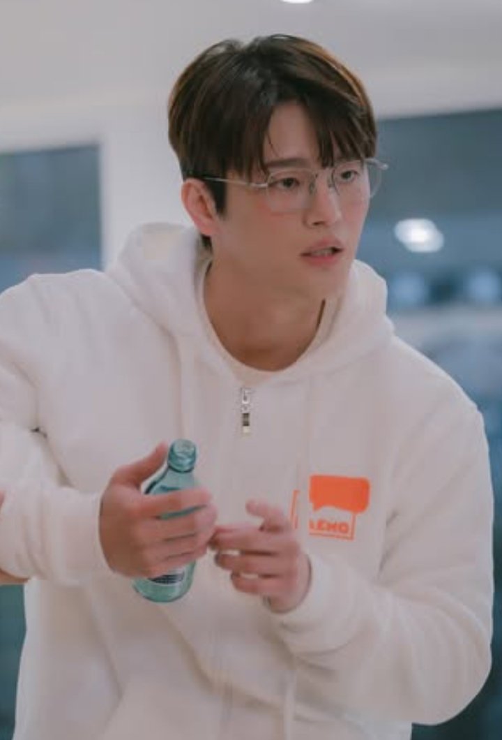 【美韓】ソ・イングクに投票完了！現在の得票数:1570票
ソ・イングク「こっちにおいで手をつなごう♡」＼⁠(⁠^⁠o⁠^⁠)⁠／#ソイングク
人気投票はこちらから↓
 bihann.com/cast/443.html #ソ・イングク #seoinguk #서인국 #ソ・イングクからのメッセージ