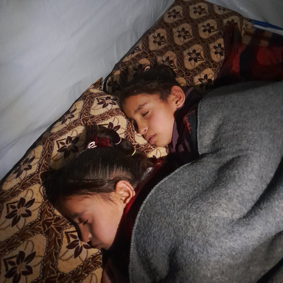 jwrym6434's tweet photo. Please help me get medical care for my twin daughters who both suffer from seizures 💔😥

Each donation and share makes a big difference to us🙏🏽🫂https://t.co/R8bzYE9yKM https://t.co/SdROjSHFfG