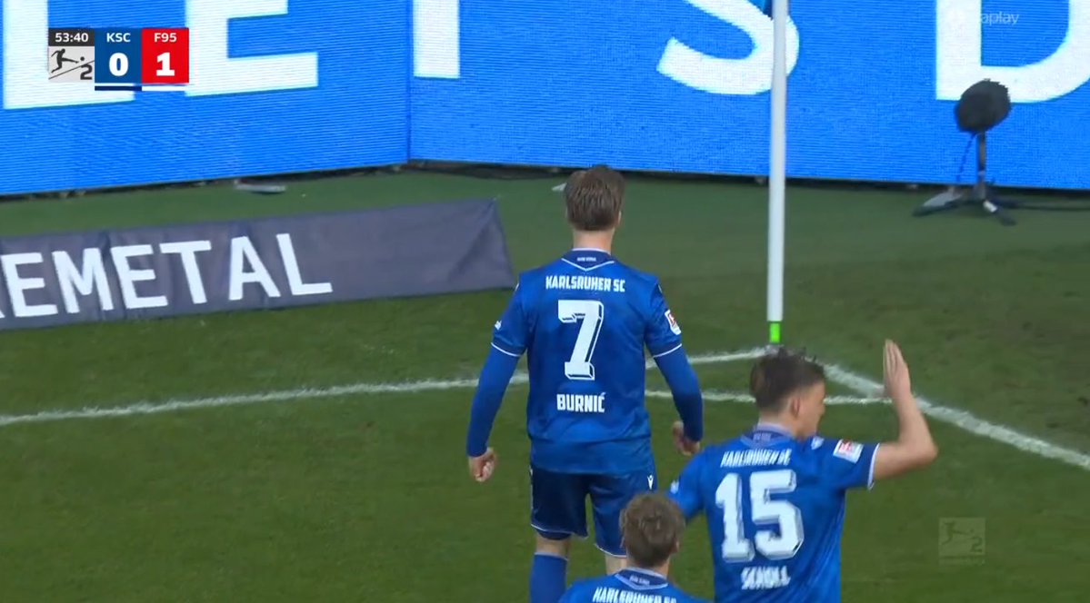 foet247europa's tweet image. Karlsruhe and Fortuna Düsseldorf shared the points following a 1-1 draw. #KSCF95