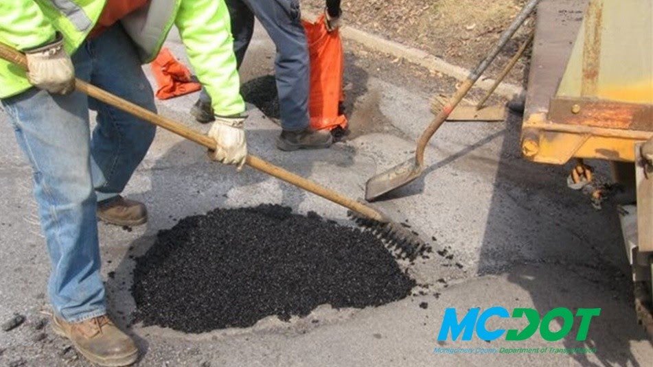 Andrew_Friedson's tweet image. Got potholes? @MCDOTNow is rolling out a countywide “Pothole Blitz” on Feb 11th &amp;amp; 12th. Report potholes on County roads online ( tinyurl.com/mwhu32kr ) or call 311 . 

Crews will be out repairing storm damage fast—reports are still accepted after the blitz as well.