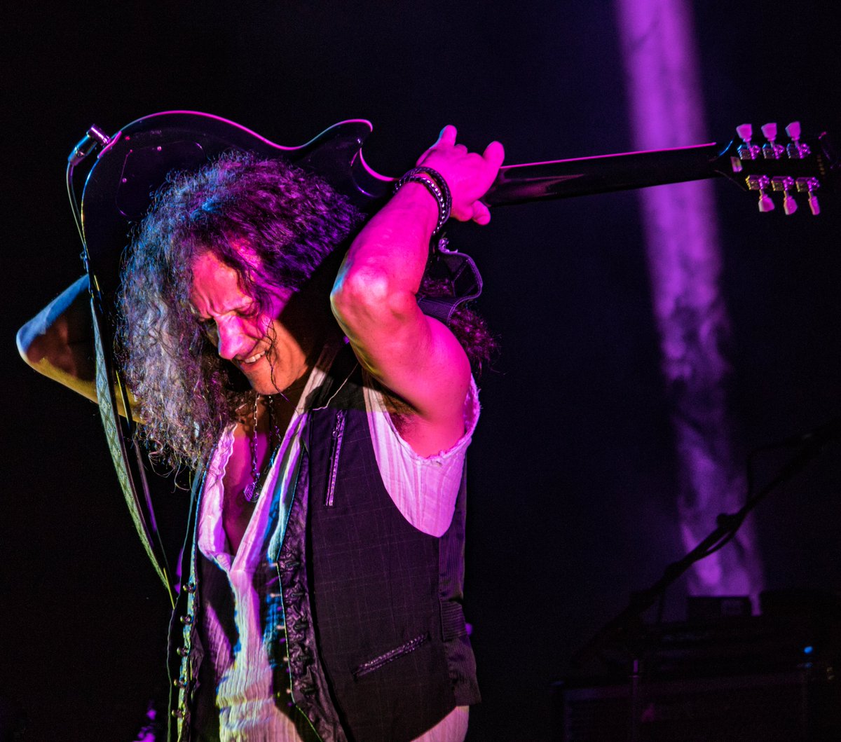 If you love what you do, you'll never work a day in your life! #Photography #Canon #Photographer #Art #LiveBandPhotography <a href="/AerosmithBand/">Draw The Line</a> <a href="/Aerosmith/">Aerosmith</a> #DrawTheLine #LetTheMusicDoTheTalkin <a href="/JoePerry/">Joe Perry</a> <a href="/IamStevenT/">Steven Tyler</a>