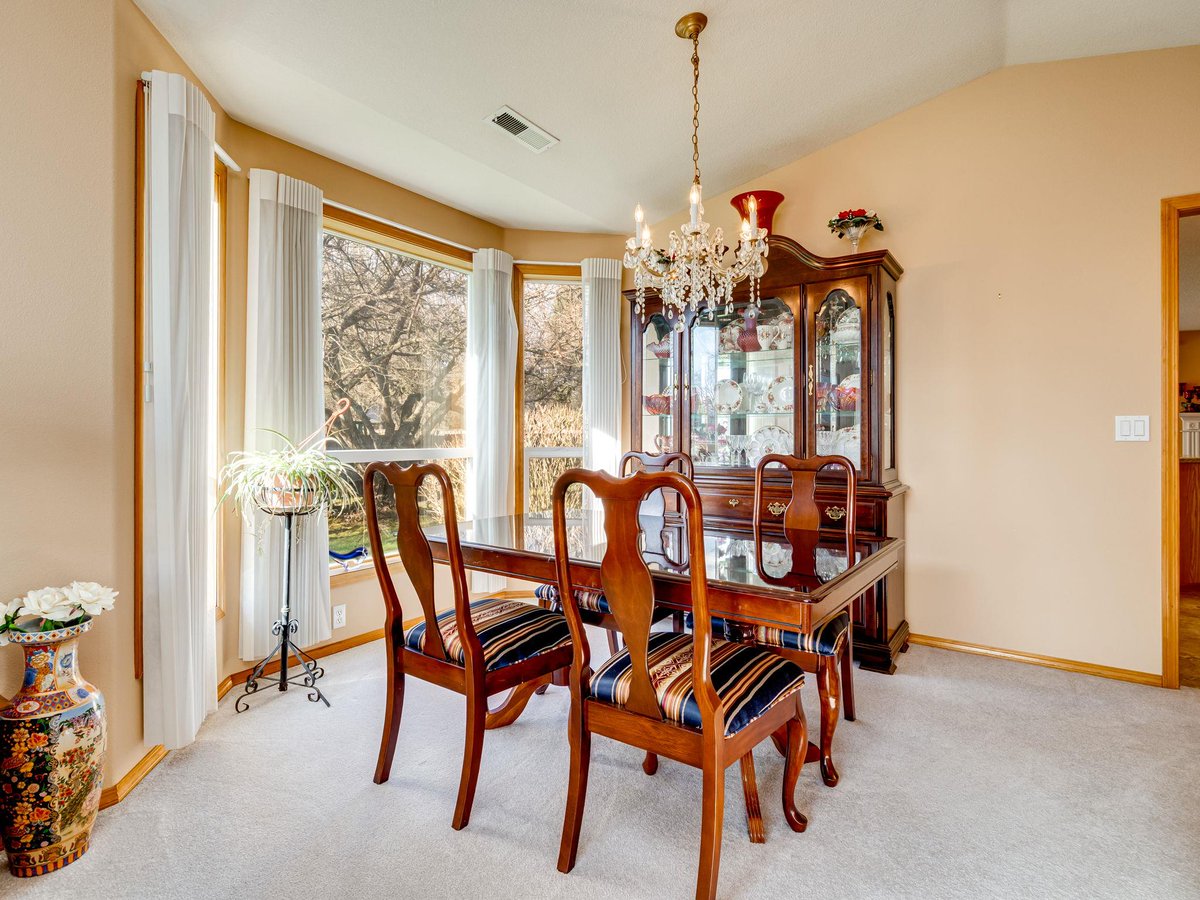 1/2 Do you know someone interested in a 4 bed, 2 bath home in Battle Ground?
Cano Real Estate  |  360.823.3333
10916 NE 196th St
Positioned on a flat, oversized corner lot, this beautiful single-story home