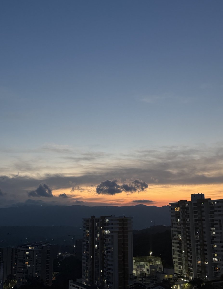 Una vida que siempre me permita ver el atardecer sin prisa. 🤞🏻