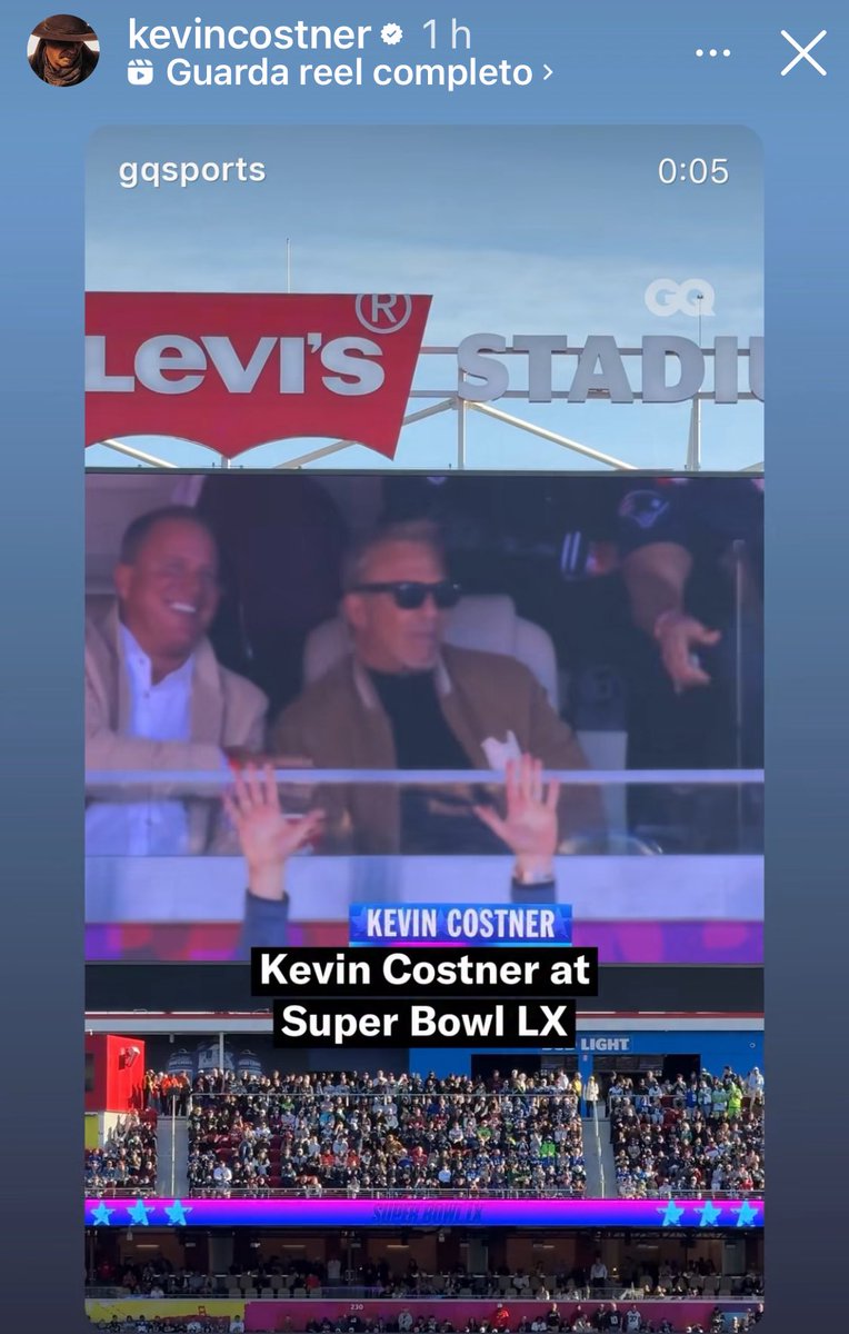 ChiccoseDOC's tweet photo. serata a tinte sportive.. l’attore #KevinCostner ha fatto la sua apparizione a tutto schermo, ripreso di condiviso slancio dalla camera live puntata sugli spalti.. #CharliePuth, di plauso ricevuto dall’ex governatrice consorte, #MariaShriver, si è esibito in una personale https://t.co/lsGdt1gSsN