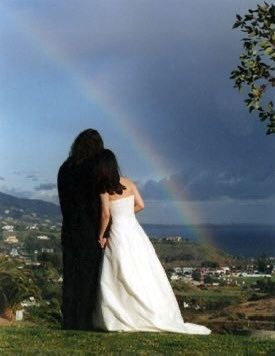 weirdotd's tweet image. Happy 25th Anniversary to Alfred and Suzanne!