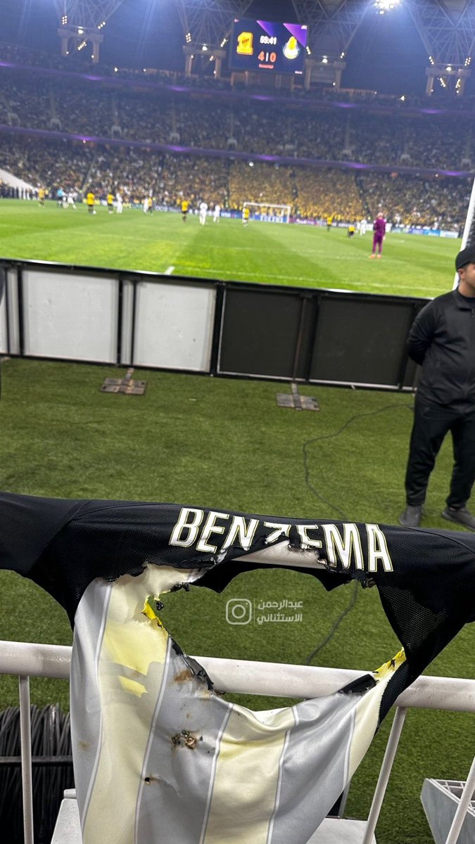 🚨🚨🚨 — تيشيرت بنزيما اليوم في ملعب الإنماء
