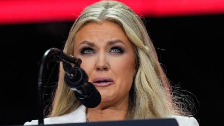 princess_kim_k's tweet photo. ERIKA KIRK NAMED IN RHE EPSTEIN FILES AS WORKING WITH EPSTEIN AND HER MOTHER ON AN ORGANIZED SEX TRAFFICKING RING. 

She had her husband murdered! 

Told you she’s a piece of trash https://t.co/wj1gDej1kj