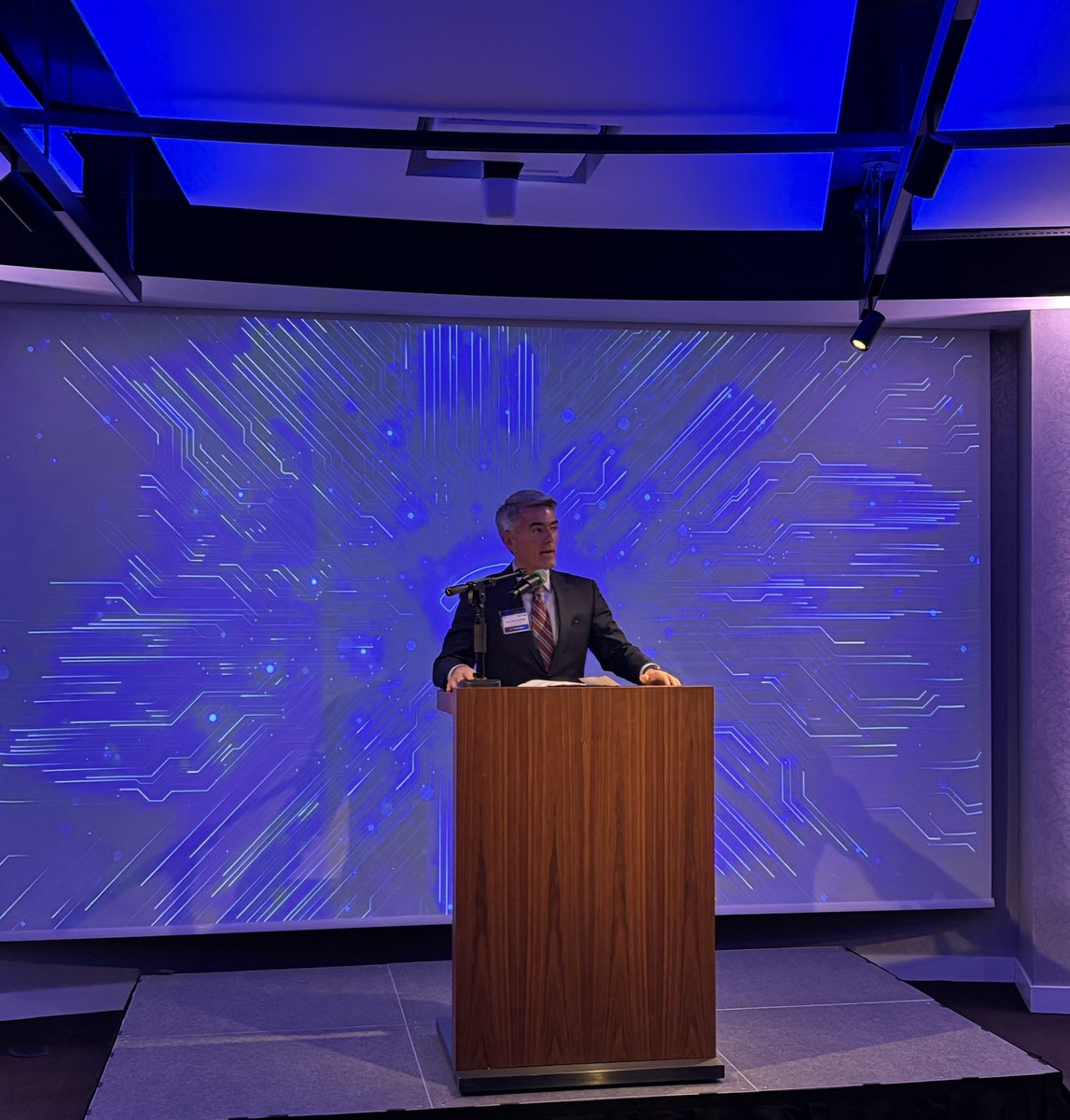 Wi-Fi IS the internet! Tonight, we’re celebrating the relaunch of the Wi-Fi Caucus, joined by industry leaders to demonstrate Wi-Fi speeds of the future, resilient connectivity, and cutting-edge devices. Stay tuned for more Wi-Fi-enabled technologies!