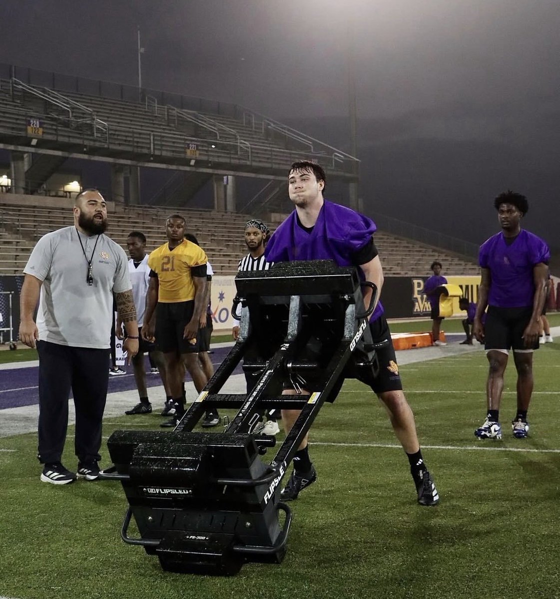 Timmy Timmerman 6’5 225 lbs 2026 TE tweet media