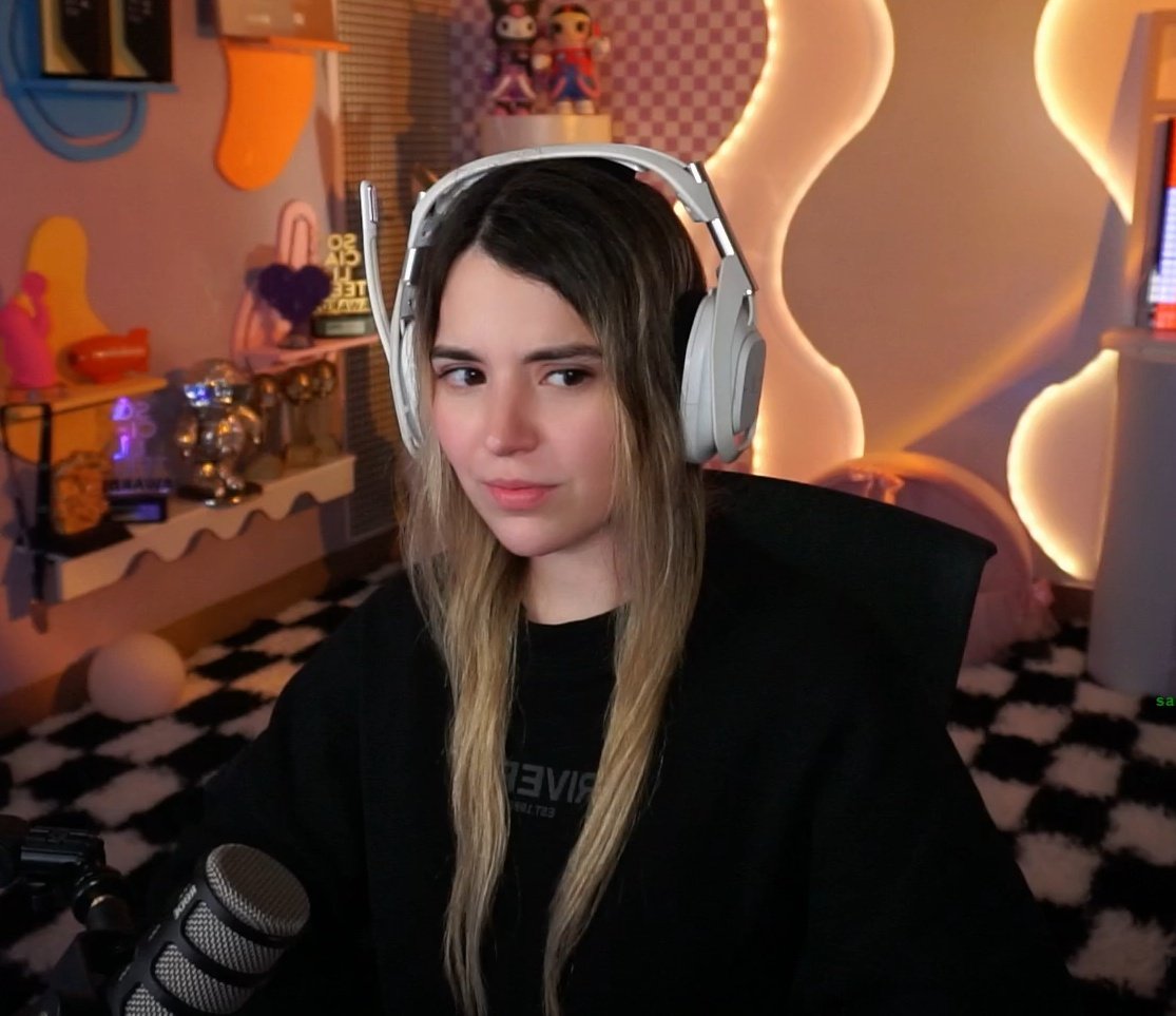 Las subs que le dieron hoy los pollos fue porque le iban a tirar en el Mario kart jajajaja