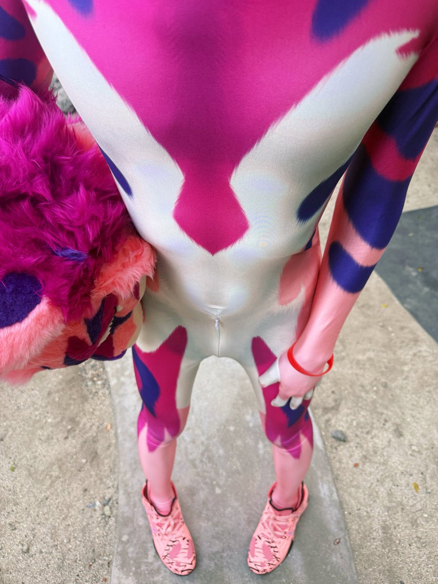 Feeling like a little hero. 
Cute, but not losing.

🪡: <a href="/HuanMao_CN/">幻毛造物🔜HiFurry</a>