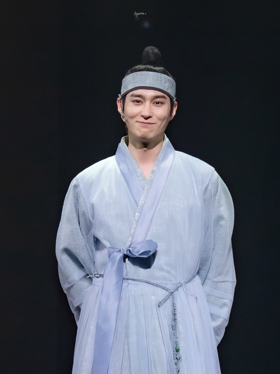 26.02.10 한복입은남자 커튼콜데이

영실|강배 役 전동석

#전동석