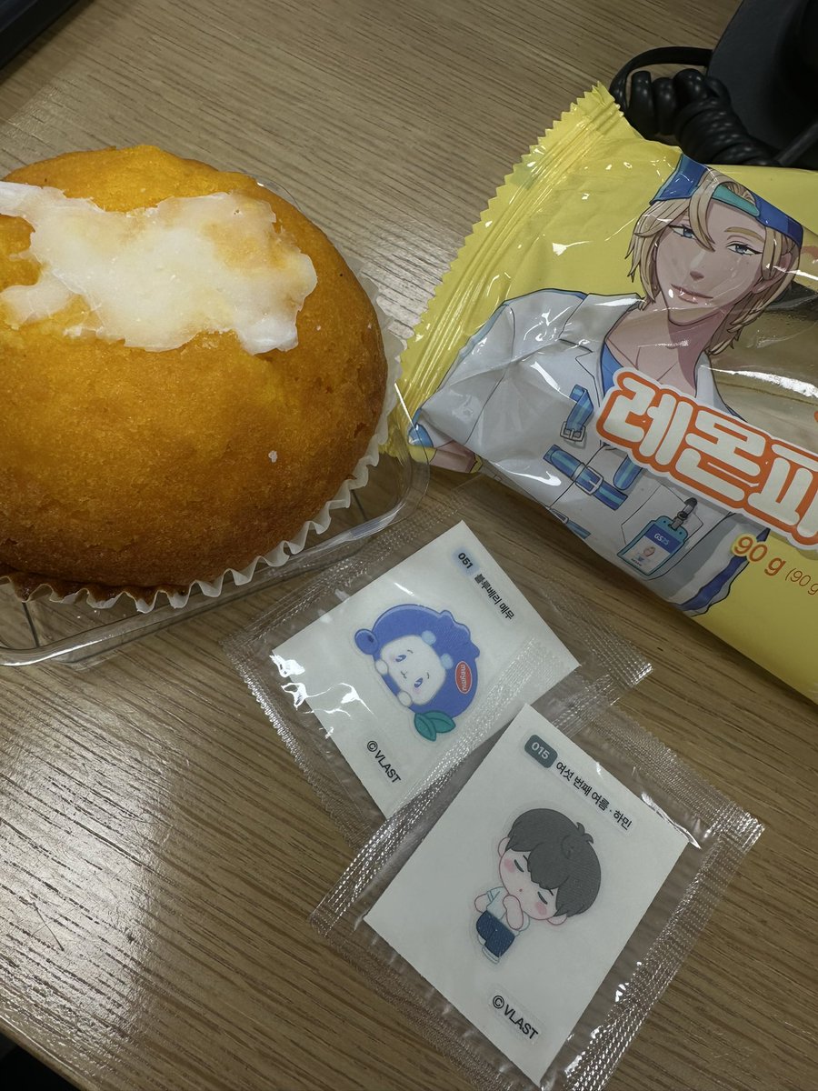 아침약 먹어야해서 노아빵 자만추 했는데
세상에 나에게 이런일이🫢
이 글 보는 플리님들 럭키럭키 가득한 수요일되세요!!!!!!!!🍀🍀🍀🍀🍀