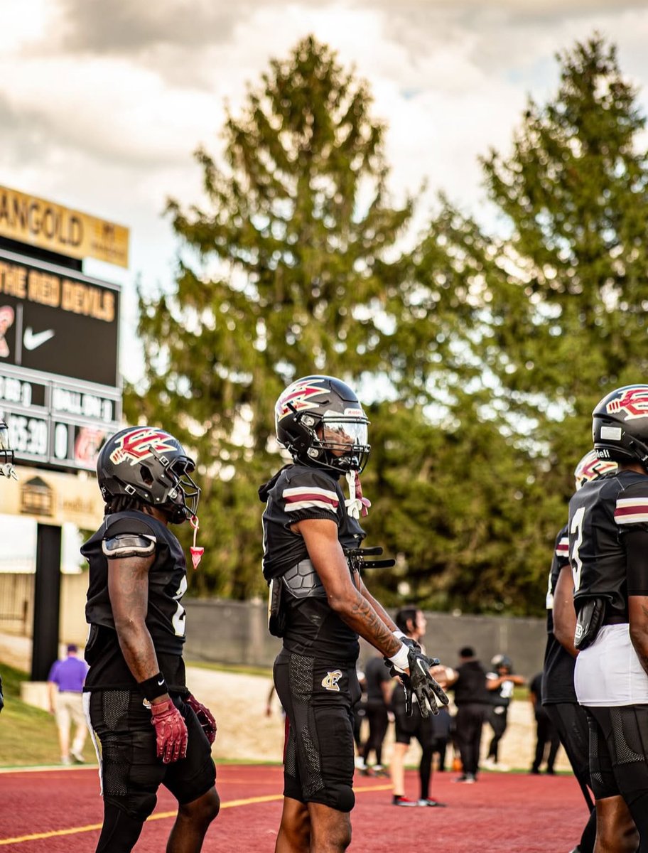 EC_RedDevils's tweet image. LOOKING FOR UNSIGNED 2026 /TRANSFER:

- OFFENSIVE LINE
- DEFENSIVE LINE
- TIGHT END 

~ NEEDS; 2.5+ GPA 

📲
Contact: @TheRedZoneCoach , @Coach_Ramces , @DionJordan96 

Name
Position
Height Weight
Current / Previous College(s)
Film Link
Contact Number