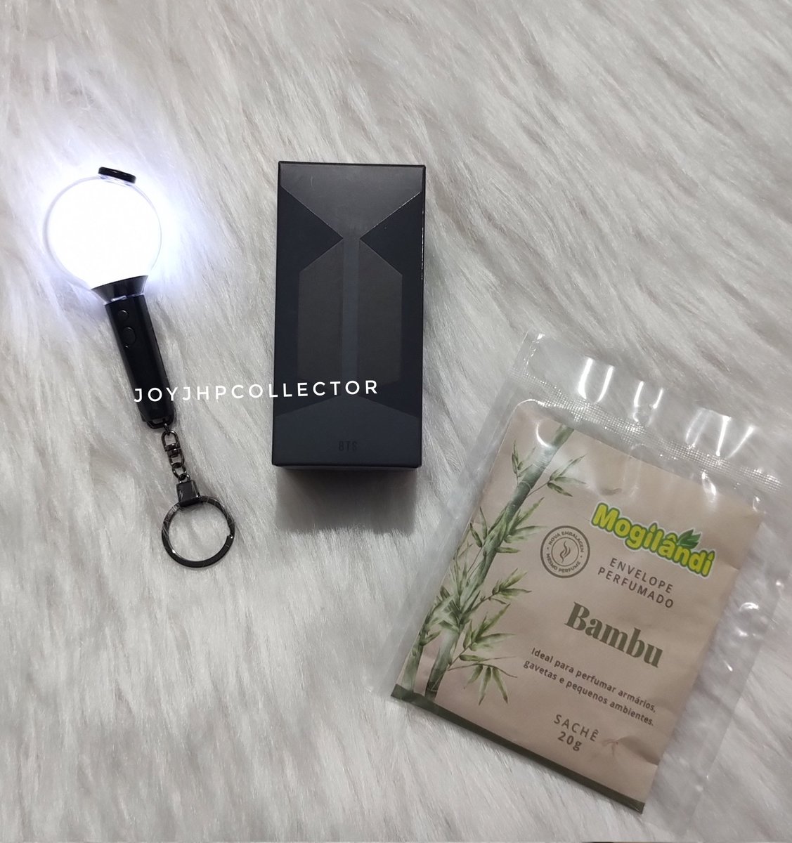joyjhpcollector's tweet photo. feedback ultra mega positivo pra @eriagcavalcante pela armybomb keyring
a negociação foi tranquila e tudo foi muito rápido, comprei domingo, ontem ela enviou e hoje chegou 🎉
veio muito embalado e com mimo 💜
obrigada ami https://t.co/nGvJVqPuqt