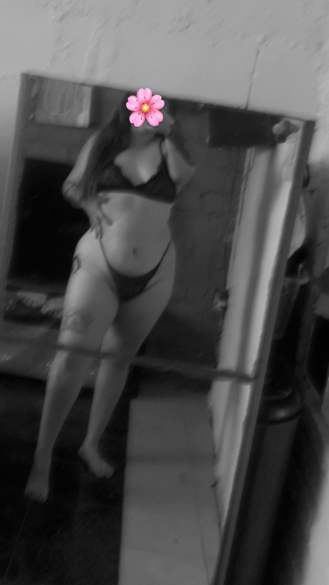 Muerta de calor 🔥
Denle mucho Rt a mis fotitos ❤️
Luego hay videito ricoo