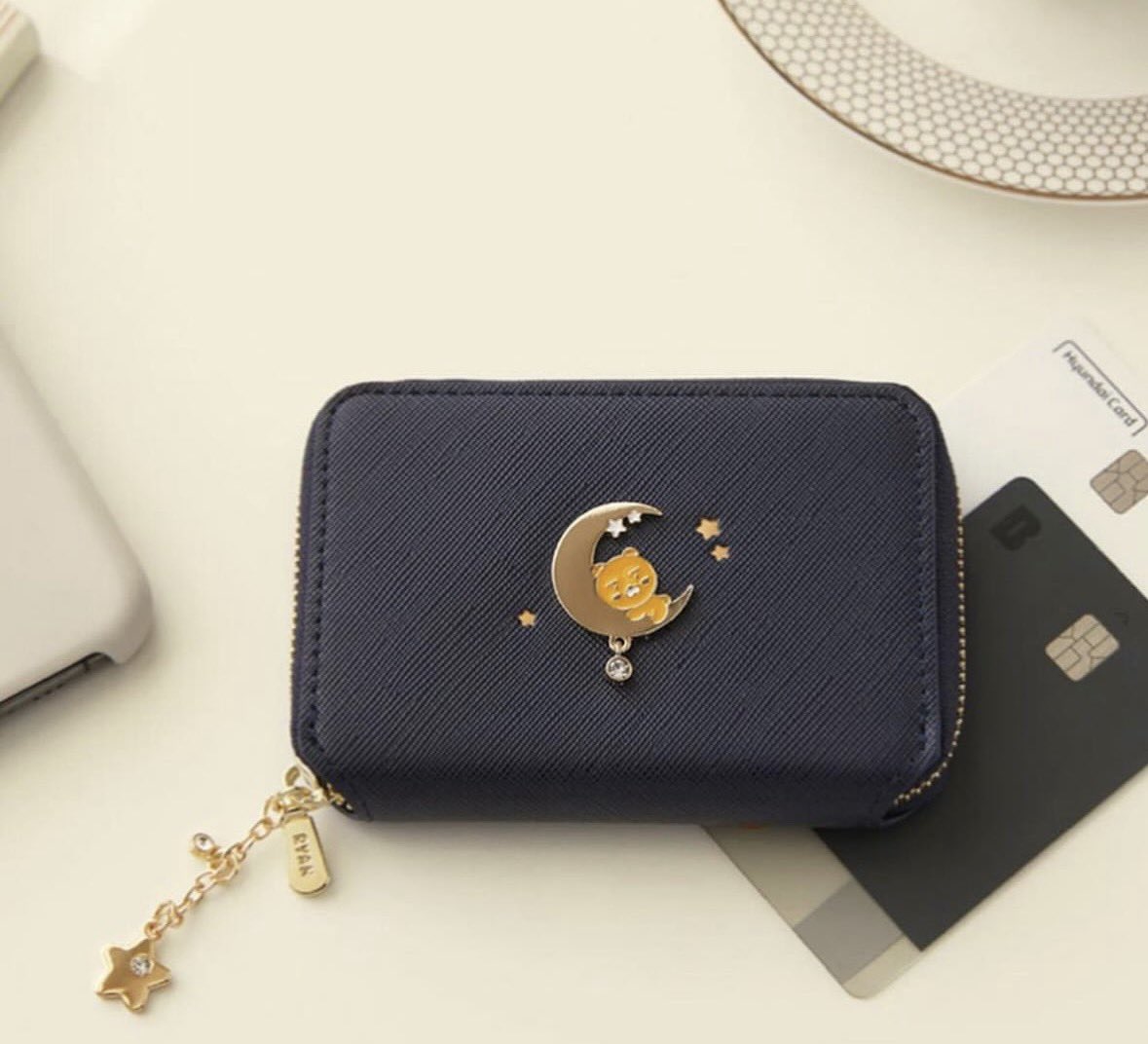 koreahit_store's tweet image. Kakao Friends ~Classic Wallet Ryan
💜พร้อมส่ง💜
Size : 8.5x11.5cm
Price : 1,550฿
🚚ค่าส่ง ลงทะเบียน60 /Ems80
สนใจสอบถามเพิ่มเติมได้ค่ะ
📱Line ID : @lightly_store
✔️รับประกันของแท้ 💯%
#kakaofriend #ryan #apeach #sweetapeach #ตุ๊กตาน่ารัก #ตุ๊กตาapeach #สินค้าจากเกาหลี