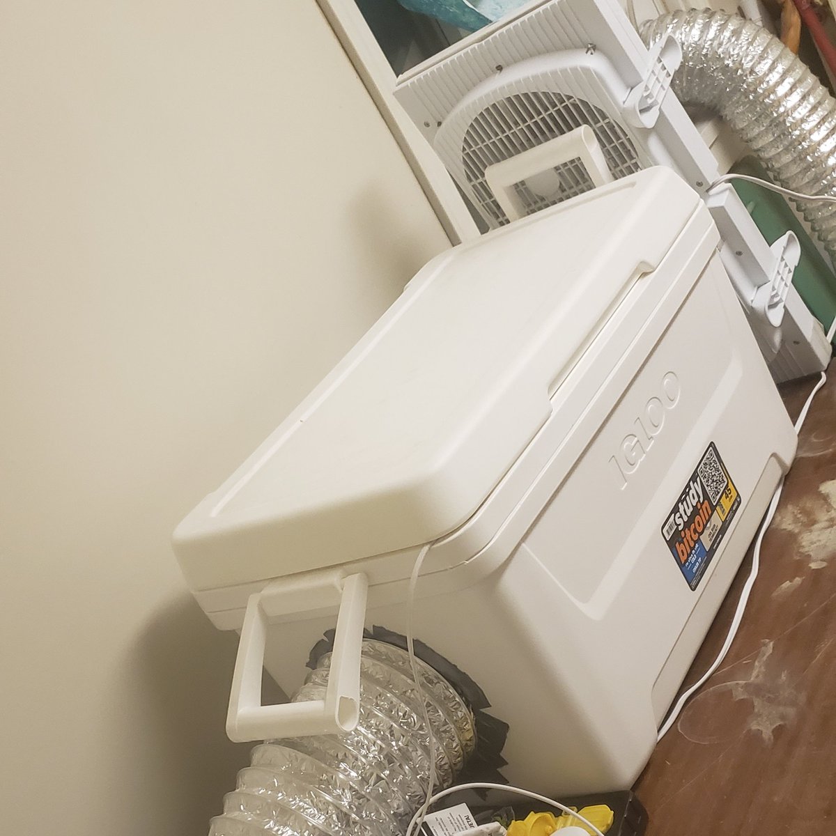 slmodd's tweet photo. @hashing2heating @tylerkstevens 🤘 I don't miss this setup lol https://t.co/wDPY1qmUj2
