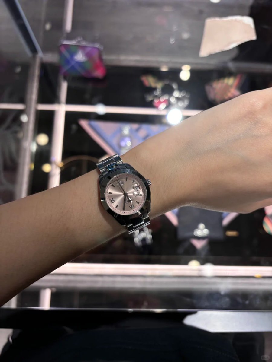 king_olalekan's tweet image. Just a little bling to brighten the day 💖✨ #WatchGameStrong