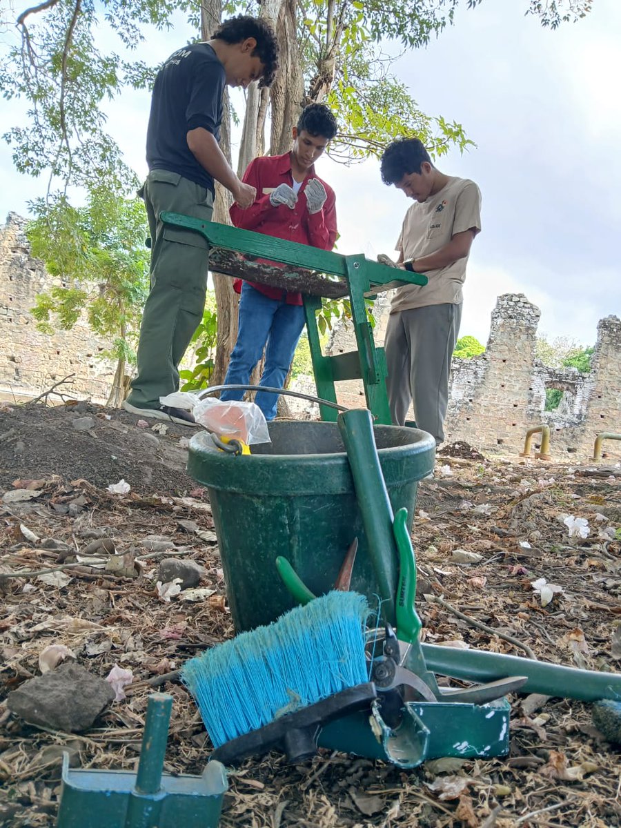 Proyecto Arqueológico Panamá Viejo 
Durante las excavaciones arqueológicas se registran y recogen los objetos que vamos hallando. Esto incluye aquellos que se pueden escapar a la vista, para lo cual se usan coladores especiales.
#somospanamáviejo