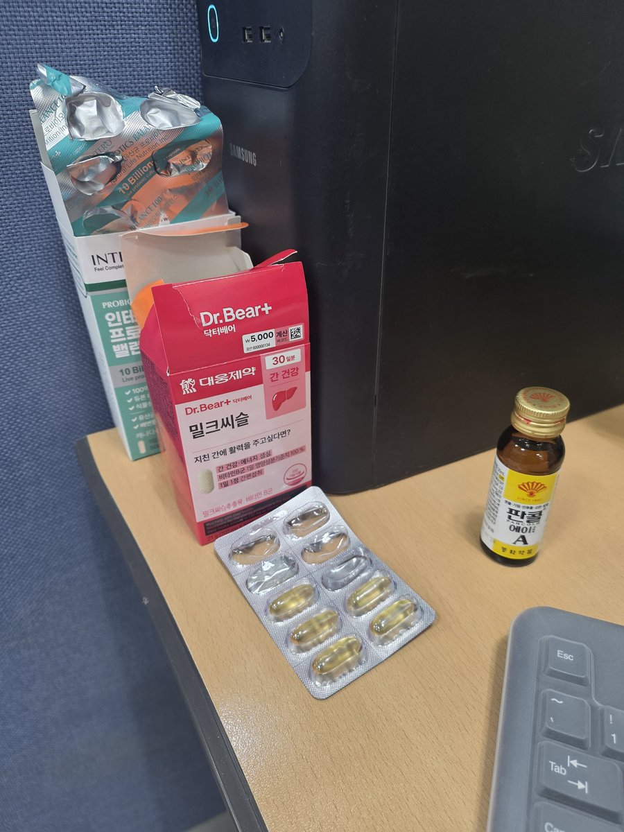 븨븨븨븨 tweet media