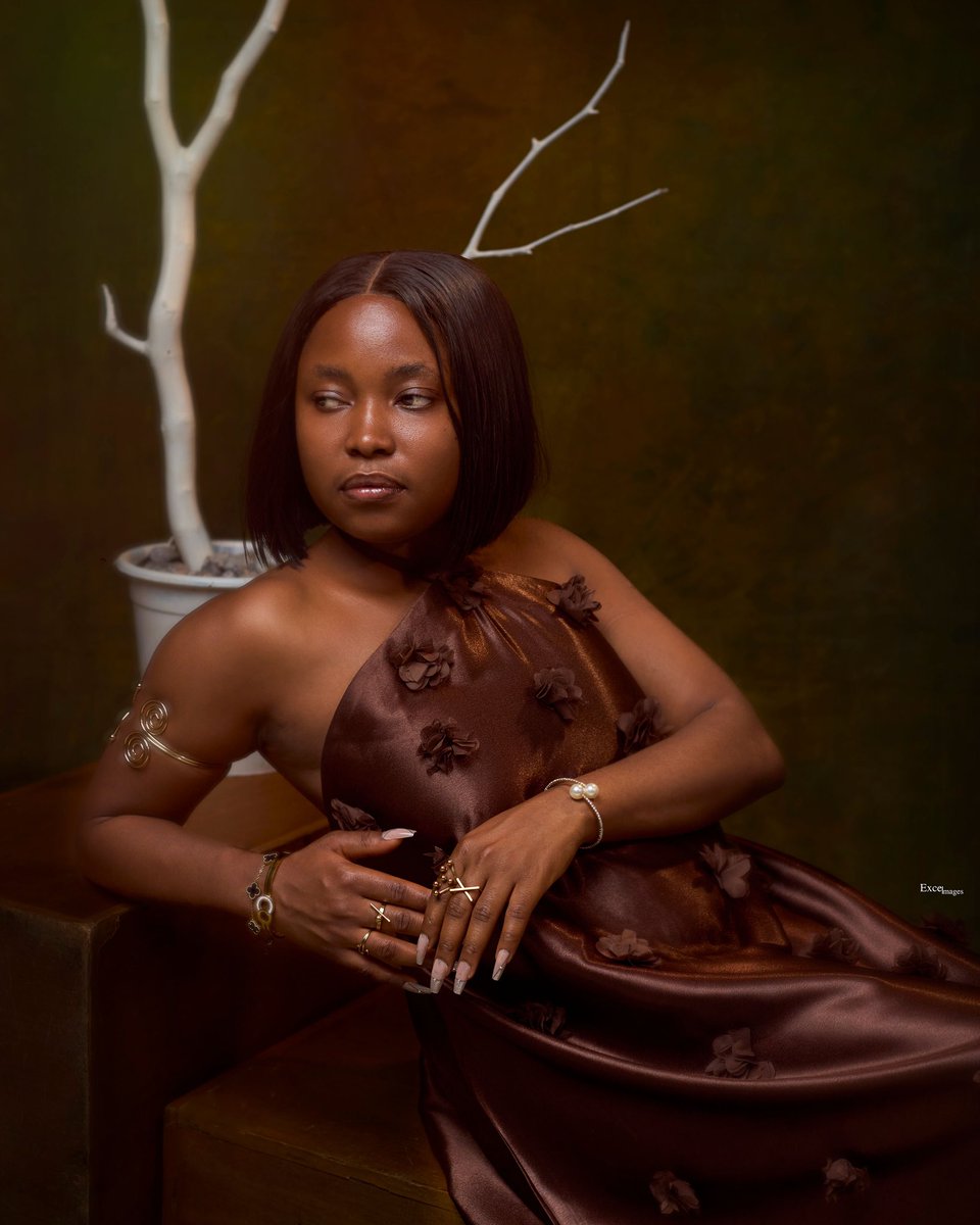 RonkuJoy's tweet photo. Happy birthday to me 🎉
Grateful for growth,and the woman I’m becoming.
Cheers to peace, creativity, love, and bigger dreams.
  25 years of living, creating, and dreaming out loud 🎨✨
Happy birthday to the masterpiece in progress 🤍
  Am always proud of you Joy wiki https://t.co/1CYDnCMqJ3